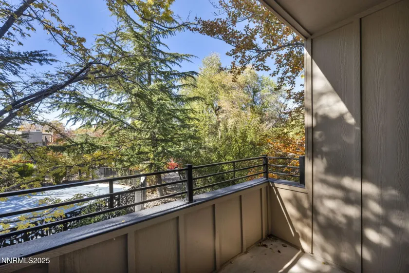 1325 Jones, Reno, Nevada 89503, 2 Bedrooms Bedrooms, ,3 BathroomsBathrooms,Residential,Residential,Jones,250057653