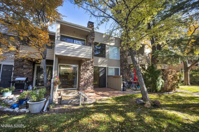 1325 Jones, Reno, Nevada 89503, 2 Bedrooms Bedrooms, ,3 BathroomsBathrooms,Residential,Residential,Jones,250057653