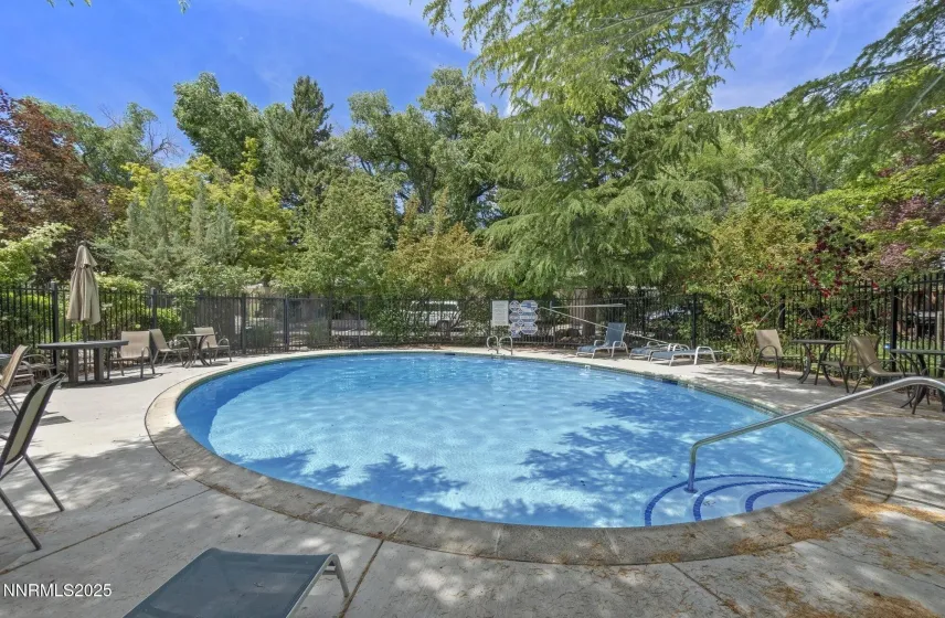 1325 Jones, Reno, Nevada 89503, 2 Bedrooms Bedrooms, ,3 BathroomsBathrooms,Residential,Residential,Jones,250057653