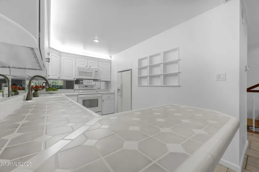 1325 Jones, Reno, Nevada 89503, 2 Bedrooms Bedrooms, ,3 BathroomsBathrooms,Residential,Residential,Jones,250057653