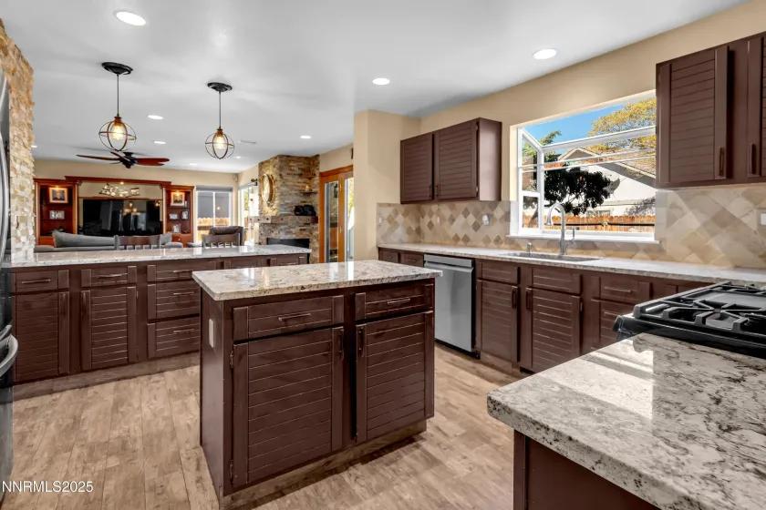 1576 San Pedro, Sparks, Nevada 89436, 4 Bedrooms Bedrooms, ,3 BathroomsBathrooms,Residential,Residential,San Pedro,250057656