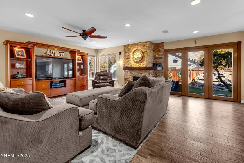 1576 San Pedro, Sparks, Nevada 89436, 4 Bedrooms Bedrooms, ,3 BathroomsBathrooms,Residential,Residential,San Pedro,250057656