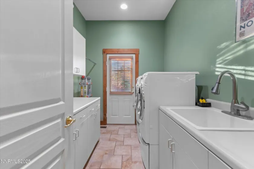 14275 Caballero, Reno, Nevada 89511, 3 Bedrooms Bedrooms, ,4 BathroomsBathrooms,Residential,Residential,Caballero,250057655