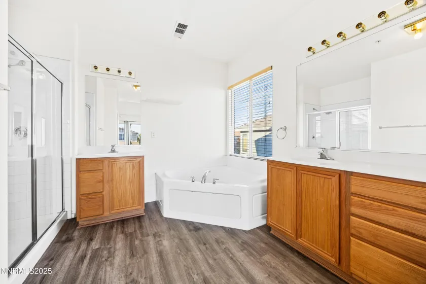 3211 Cityview, Sparks, Nevada 89431, 4 Bedrooms Bedrooms, ,4 BathroomsBathrooms,Residential,Residential,Cityview,250057661