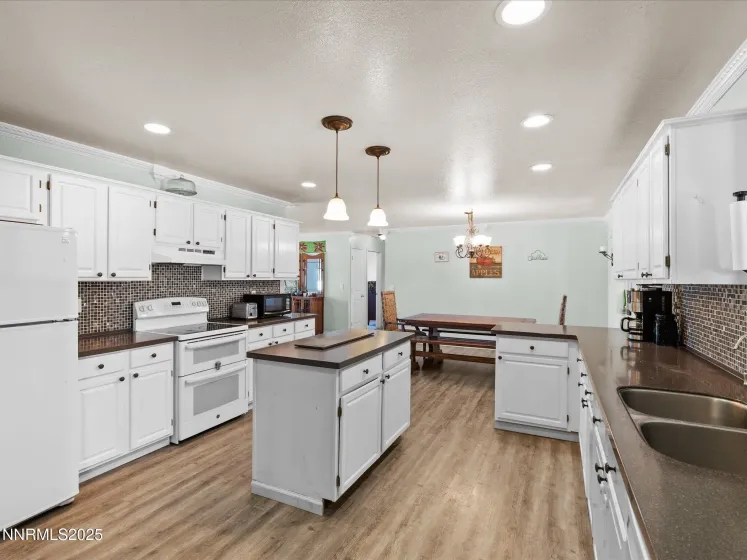 2830 Country Club, Fallon, Nevada 89406, 3 Bedrooms Bedrooms, ,2 BathroomsBathrooms,Residential,Residential,Country Club,250057663