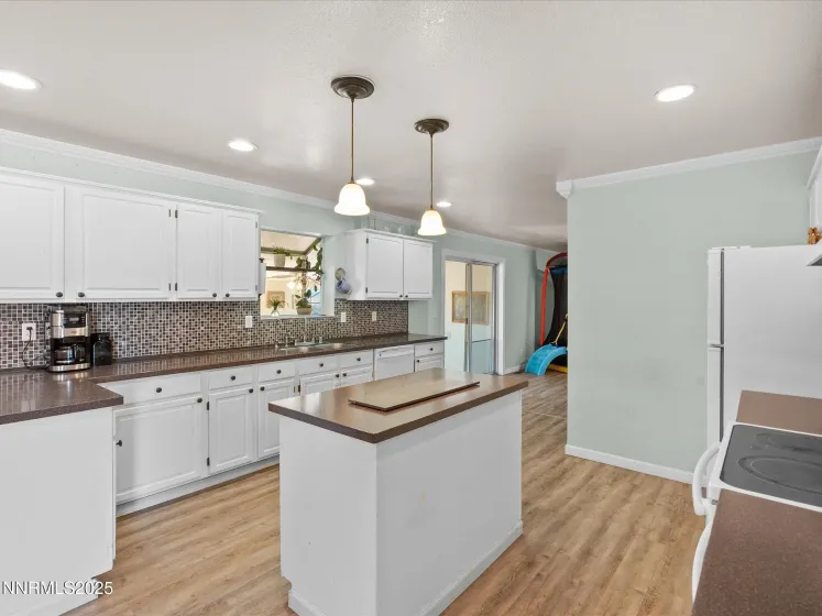 2830 Country Club, Fallon, Nevada 89406, 3 Bedrooms Bedrooms, ,2 BathroomsBathrooms,Residential,Residential,Country Club,250057663