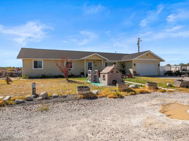 2830 Country Club, Fallon, Nevada 89406, 3 Bedrooms Bedrooms, ,2 BathroomsBathrooms,Residential,Residential,Country Club,250057663