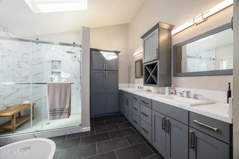 615 Riverview, Reno, Nevada 89509, 2 Bedrooms Bedrooms, ,2 BathroomsBathrooms,Residential,Residential,Riverview,250057665