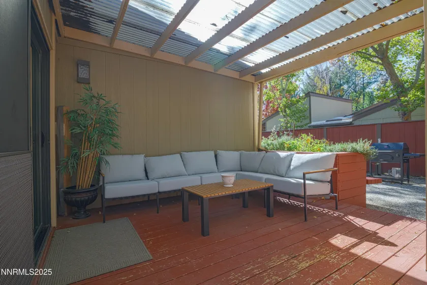 615 Riverview, Reno, Nevada 89509, 2 Bedrooms Bedrooms, ,2 BathroomsBathrooms,Residential,Residential,Riverview,250057665