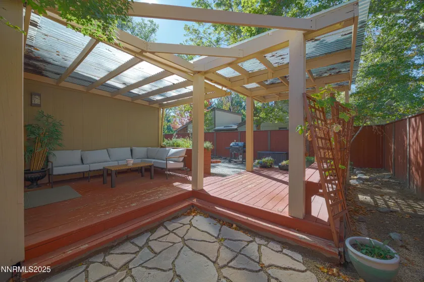 615 Riverview, Reno, Nevada 89509, 2 Bedrooms Bedrooms, ,2 BathroomsBathrooms,Residential,Residential,Riverview,250057665