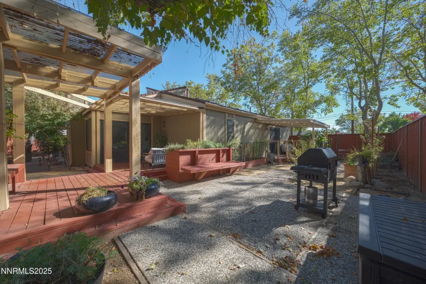 615 Riverview, Reno, Nevada 89509, 2 Bedrooms Bedrooms, ,2 BathroomsBathrooms,Residential,Residential,Riverview,250057665