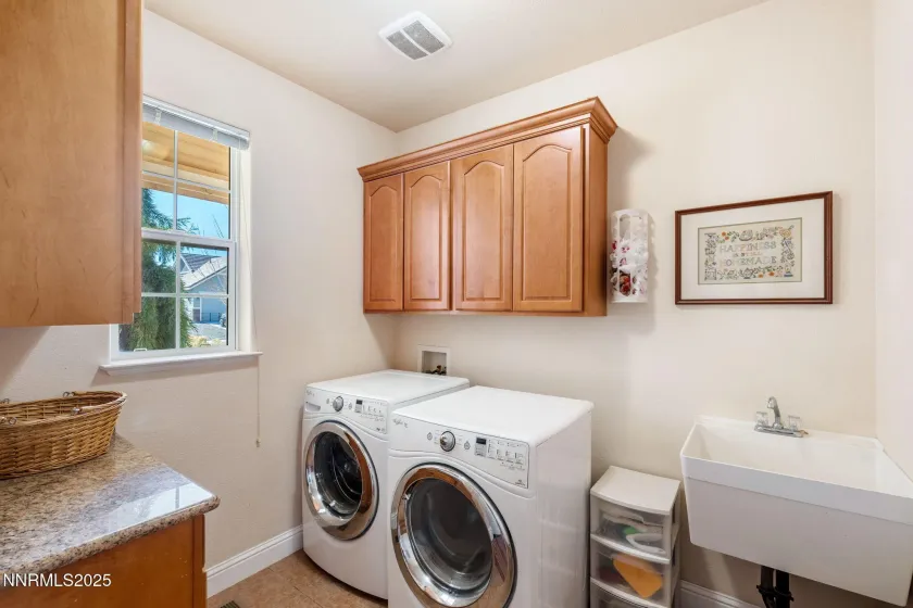 306 San Roma, Dayton, Nevada 89403, 4 Bedrooms Bedrooms, ,3 BathroomsBathrooms,Residential,Residential,San Roma,250057667