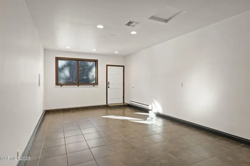 660 Dog Valley, Verdi, Nevada 89439, 4 Bedrooms Bedrooms, ,3 BathroomsBathrooms,Residential,Residential,Dog Valley,250057669