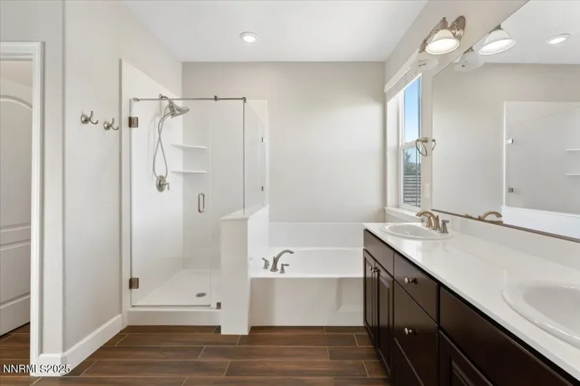 10300 Gold Mine, Reno, Nevada 89521, 4 Bedrooms Bedrooms, ,3 BathroomsBathrooms,Residential,Residential,Gold Mine,250057186