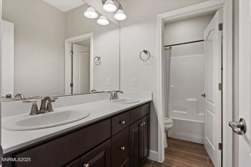 10300 Gold Mine, Reno, Nevada 89521, 4 Bedrooms Bedrooms, ,3 BathroomsBathrooms,Residential,Residential,Gold Mine,250057186