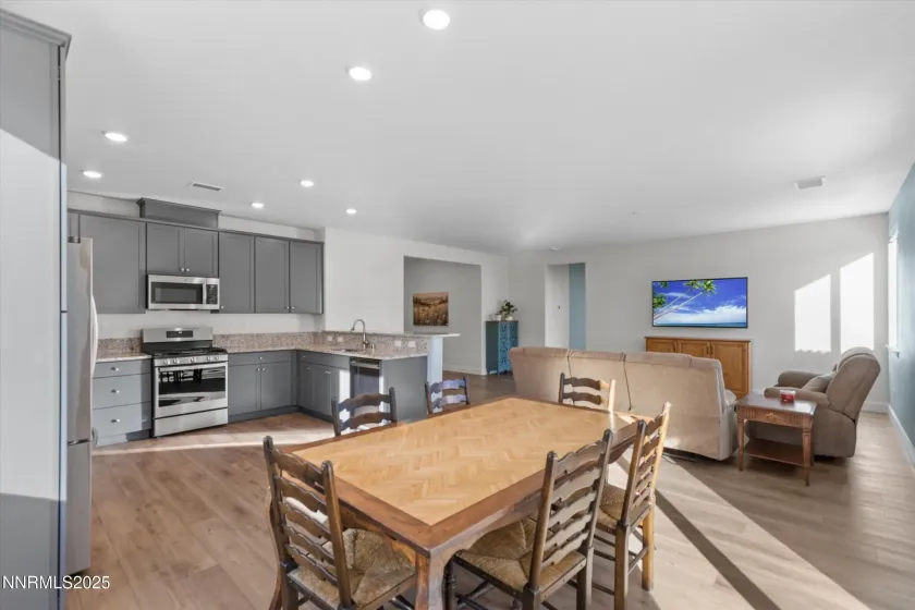 1957 Tipton Peak, Carson City, Nevada 89701, 4 Bedrooms Bedrooms, ,2 BathroomsBathrooms,Residential,Residential,Tipton Peak,250057671