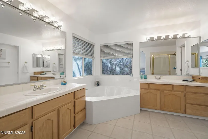 1875 High Back, Sparks, Nevada 89436, 3 Bedrooms Bedrooms, ,3 BathroomsBathrooms,Residential,Residential,High Back,250057673