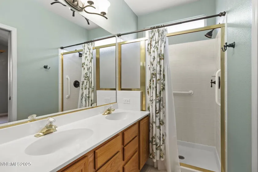 825 Caughlin, Reno, Nevada 89519, 2 Bedrooms Bedrooms, ,2 BathroomsBathrooms,Residential,Residential,Caughlin,250057675