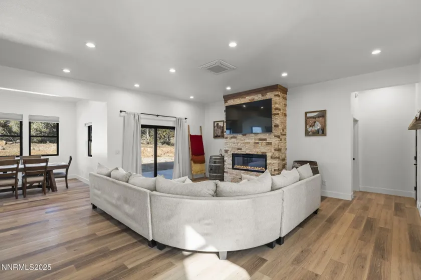 2320 Empire, Reno, Nevada 89521, 5 Bedrooms Bedrooms, ,3 BathroomsBathrooms,Residential,Residential,Empire,250057681 2320 Empire, Reno, Nevada 89521, 5 Bedrooms Bedrooms, ,3 BathroomsBathrooms,Residential,Residential,Empire,250057681