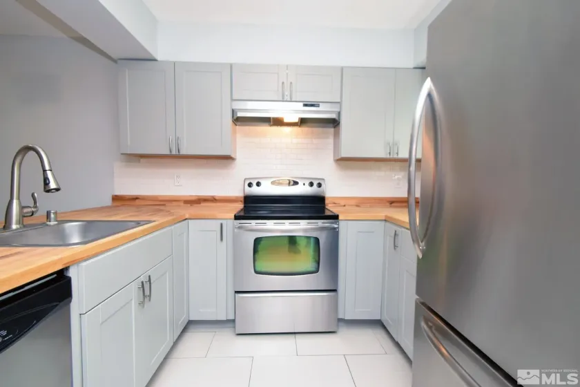 3230 Wedekind, Sparks, Nevada 89431, 2 Bedrooms Bedrooms, ,3 BathroomsBathrooms,Residential,Residential,Wedekind,250006501