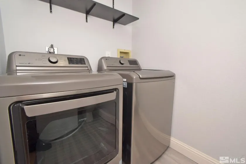 3230 Wedekind, Sparks, Nevada 89431, 2 Bedrooms Bedrooms, ,3 BathroomsBathrooms,Residential,Residential,Wedekind,250006501