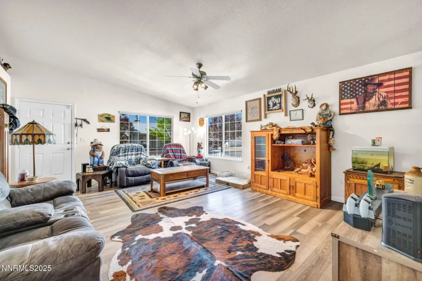 17533 Javalina, Reno, Nevada 89508, 3 Bedrooms Bedrooms, ,2 BathroomsBathrooms,Residential,Residential,Javalina,250051068