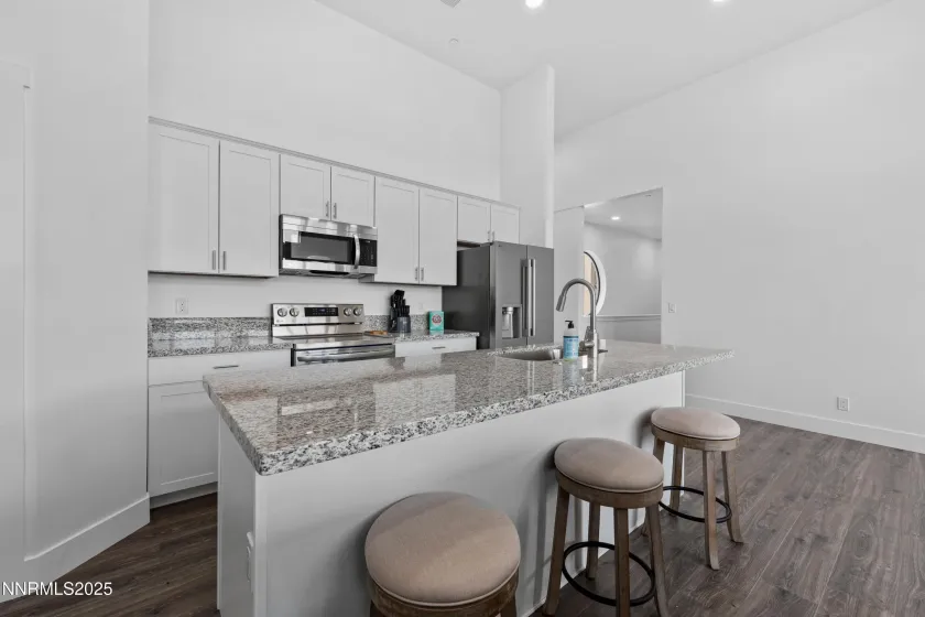 1929 US-395, Gardnerville, Nevada 89410, ,Residential Income,Residential,US-395,250057708