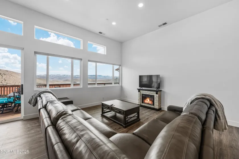 1929 US-395, Gardnerville, Nevada 89410, ,Residential Income,Residential,US-395,250057708