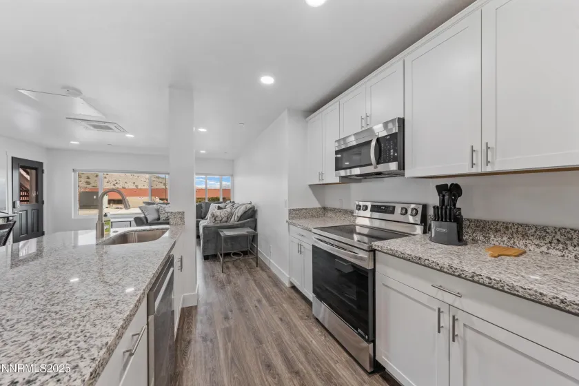 1929 US-395, Gardnerville, Nevada 89410, ,Residential Income,Residential,US-395,250057708