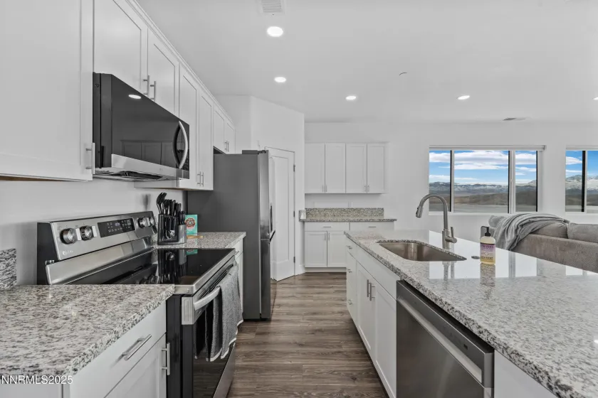 1929 US-395, Gardnerville, Nevada 89410, ,Residential Income,Residential,US-395,250057708