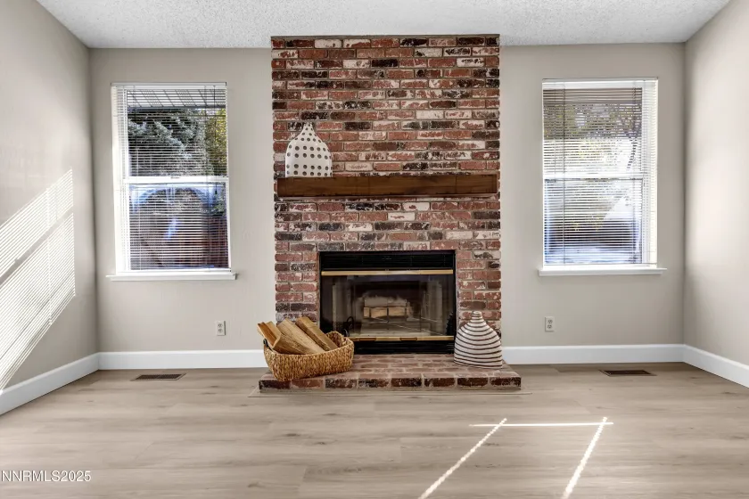 2024 Woodtrail, Sparks, Nevada 89434, 3 Bedrooms Bedrooms, ,2 BathroomsBathrooms,Residential,Residential,Woodtrail,250057709