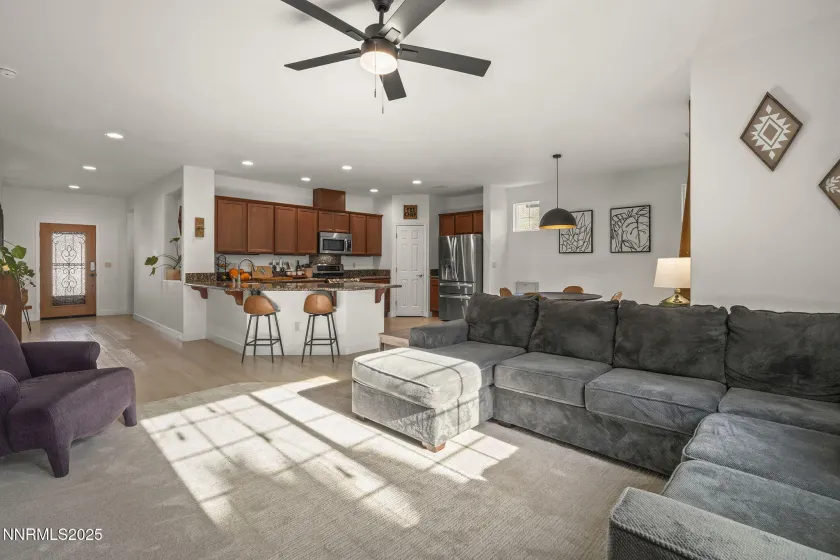 11086 Colton, Reno, Nevada 89521, 3 Bedrooms Bedrooms, ,2 BathroomsBathrooms,Residential,Residential,Colton,250057711