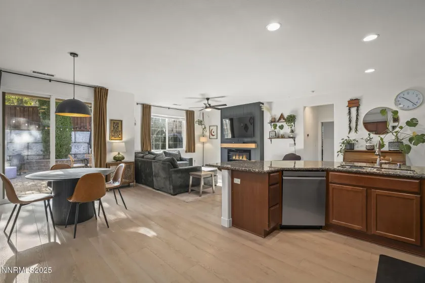 11086 Colton, Reno, Nevada 89521, 3 Bedrooms Bedrooms, ,2 BathroomsBathrooms,Residential,Residential,Colton,250057711