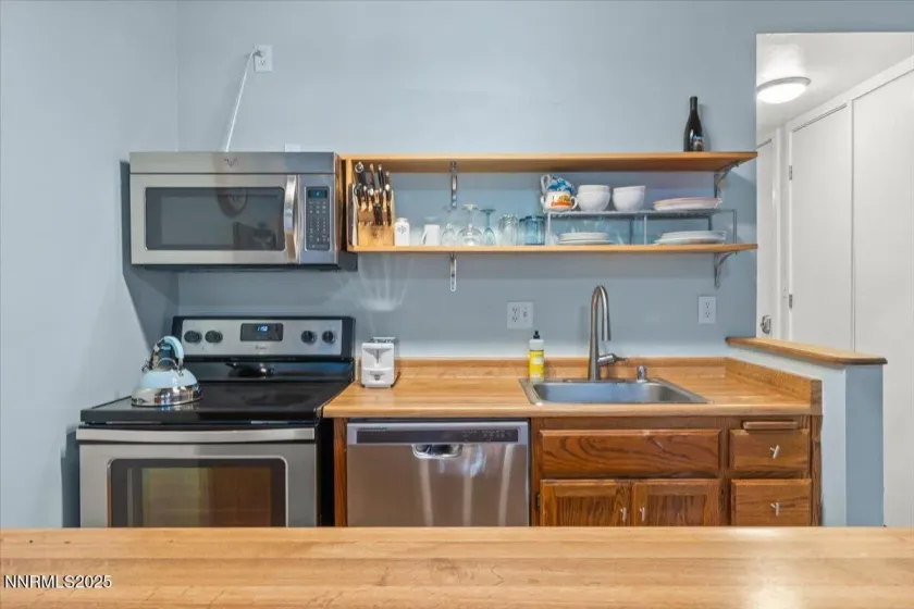 751 Tahoe, Incline Village, Nevada 89451, 1 Bedroom Bedrooms, ,1 BathroomBathrooms,Residential,Residential,Tahoe,250057716