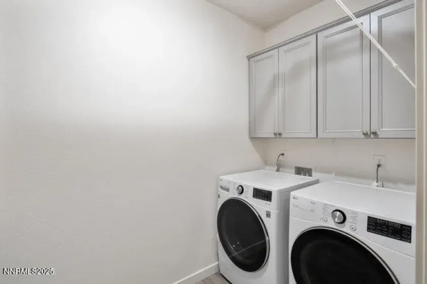 8405 Castletroy, Verdi, Nevada 89439, 4 Bedrooms Bedrooms, ,2 BathroomsBathrooms,Residential,Residential,Castletroy,250057714