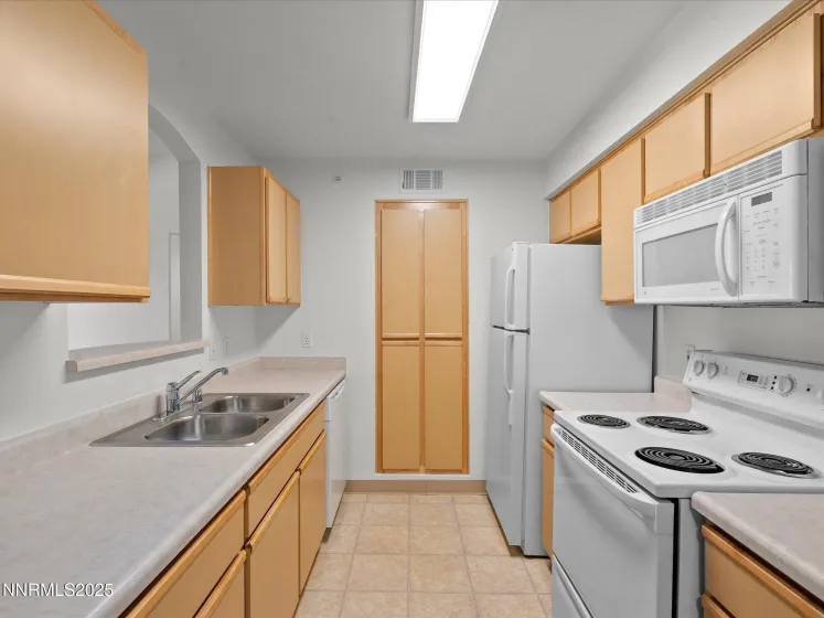 6850 Sharlands, Reno, Nevada 89523, 2 Bedrooms Bedrooms, ,2 BathroomsBathrooms,Residential,Residential,Sharlands,250057718