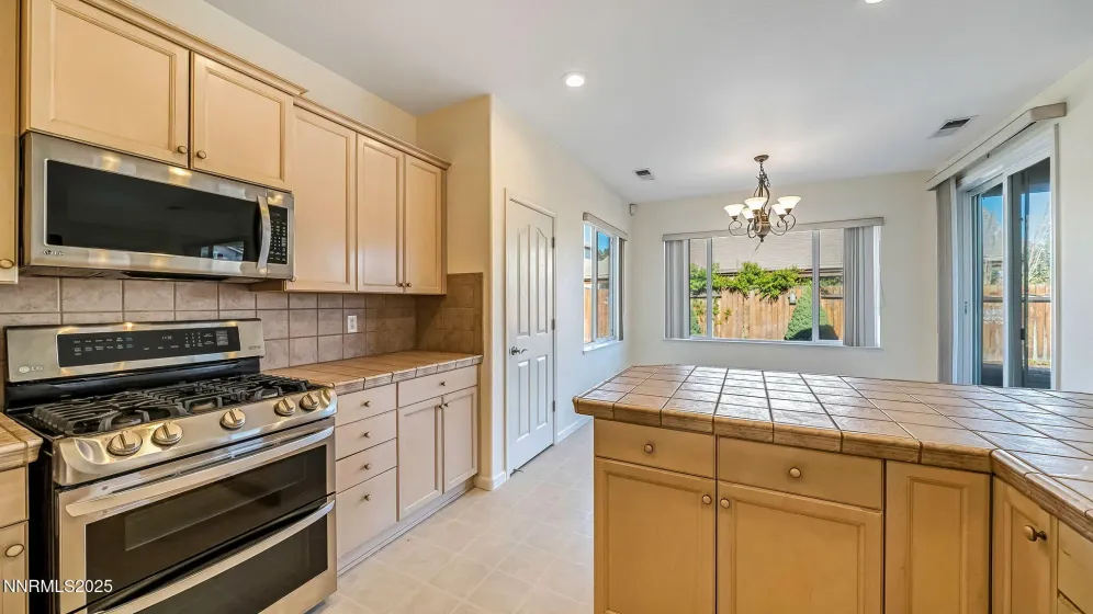 5575 Junction Peak, Sparks, Nevada 89436, 3 Bedrooms Bedrooms, ,2 BathroomsBathrooms,Residential,Residential,Junction Peak,250057726