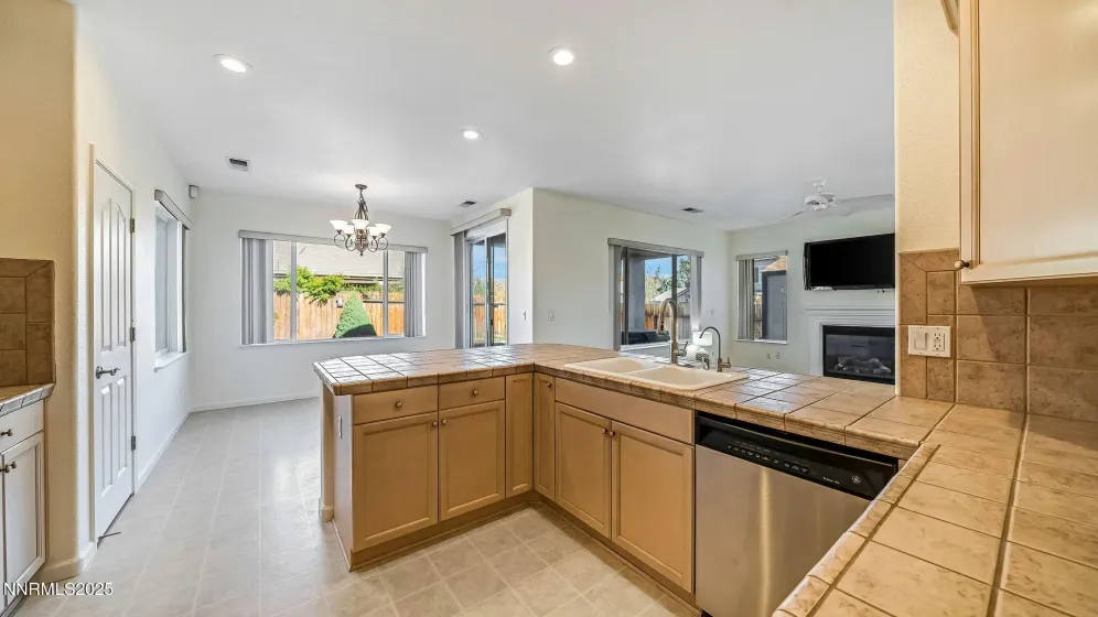 5575 Junction Peak, Sparks, Nevada 89436, 3 Bedrooms Bedrooms, ,2 BathroomsBathrooms,Residential,Residential,Junction Peak,250057726