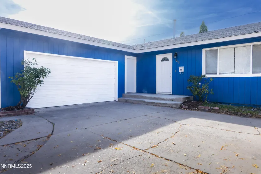 3245 Elaine, Sparks, Nevada 89431, 4 Bedrooms Bedrooms, ,2 BathroomsBathrooms,Residential,Residential,Elaine,250057729