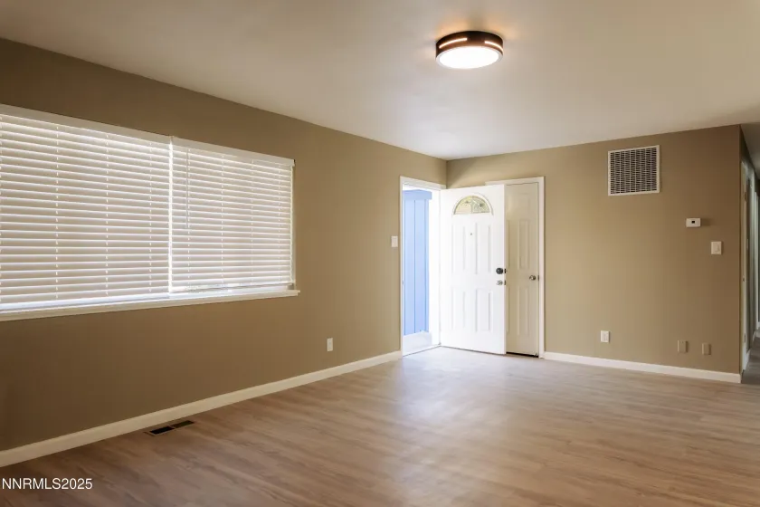 3245 Elaine, Sparks, Nevada 89431, 4 Bedrooms Bedrooms, ,2 BathroomsBathrooms,Residential,Residential,Elaine,250057729