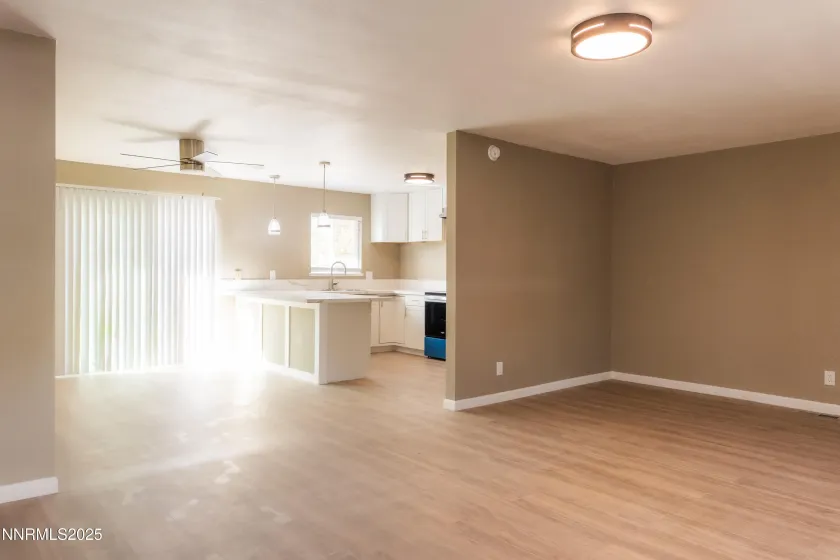 3245 Elaine, Sparks, Nevada 89431, 4 Bedrooms Bedrooms, ,2 BathroomsBathrooms,Residential,Residential,Elaine,250057729