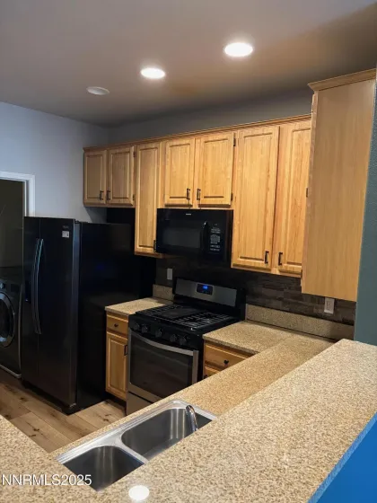 900 Meadows, Reno, Nevada 89521, 2 Bedrooms Bedrooms, ,2 BathroomsBathrooms,Residential,Residential,Meadows,250057732