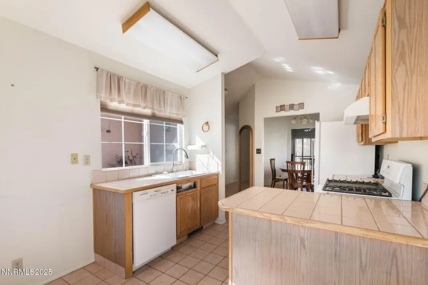 6667 Dorchester, Sparks, Nevada 89436, 3 Bedrooms Bedrooms, ,2 BathroomsBathrooms,Residential,Residential,Dorchester,250057735