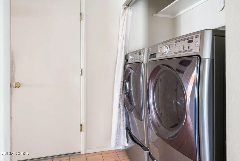 6667 Dorchester, Sparks, Nevada 89436, 3 Bedrooms Bedrooms, ,2 BathroomsBathrooms,Residential,Residential,Dorchester,250057735