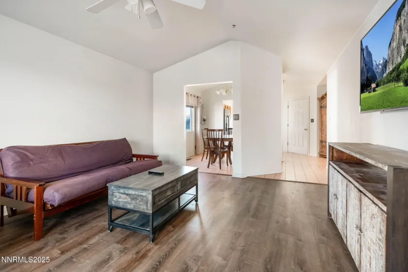 6667 Dorchester, Sparks, Nevada 89436, 3 Bedrooms Bedrooms, ,2 BathroomsBathrooms,Residential,Residential,Dorchester,250057735