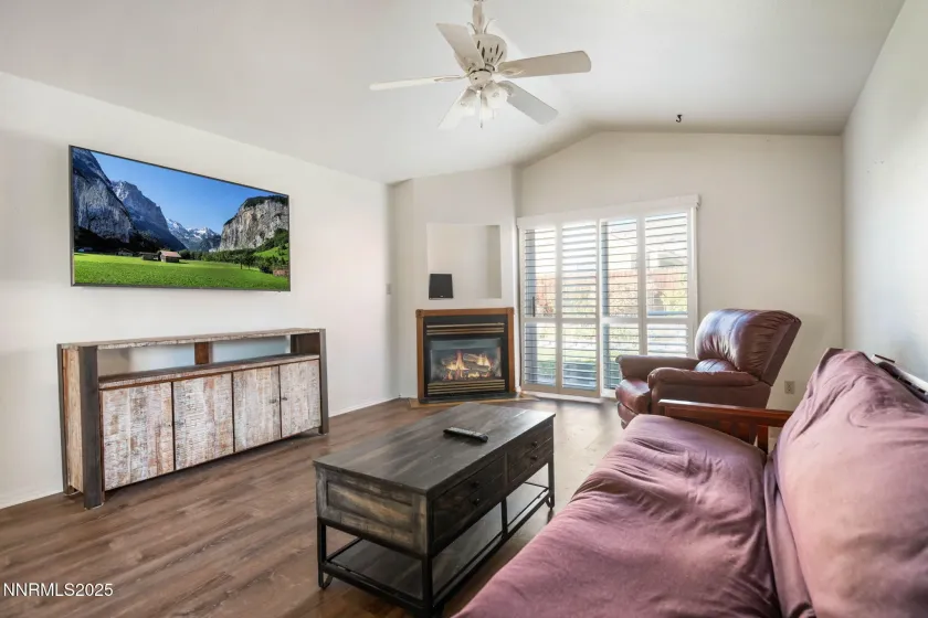 6667 Dorchester, Sparks, Nevada 89436, 3 Bedrooms Bedrooms, ,2 BathroomsBathrooms,Residential,Residential,Dorchester,250057735