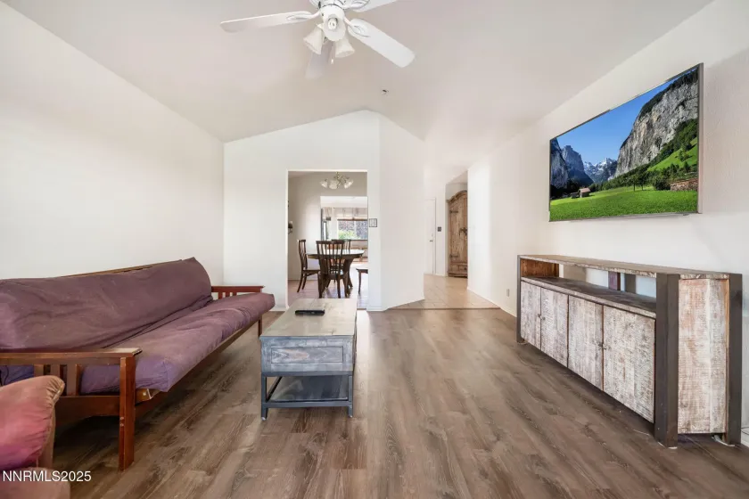 6667 Dorchester, Sparks, Nevada 89436, 3 Bedrooms Bedrooms, ,2 BathroomsBathrooms,Residential,Residential,Dorchester,250057735