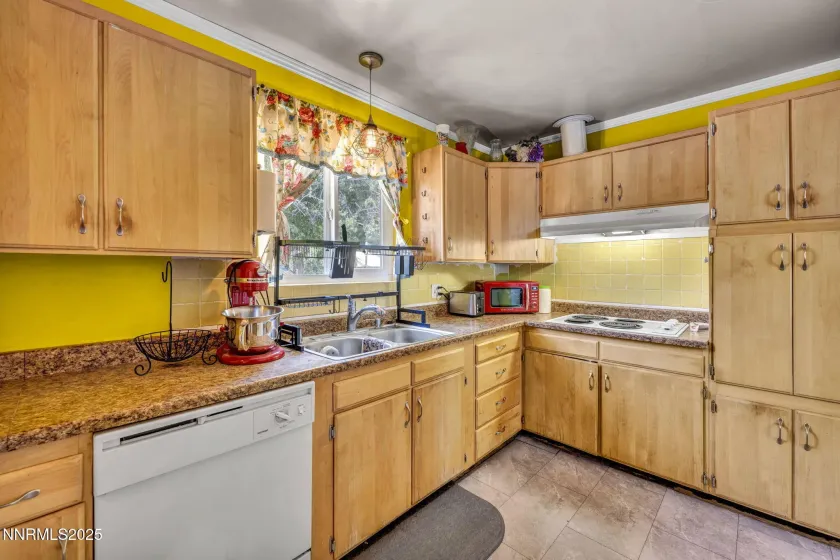 218 Albany, Carson City, Nevada 89703, 2 Bedrooms Bedrooms, ,1 BathroomBathrooms,Residential,Residential,Albany,250050160