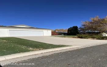 7395 Lindsey, Sparks, Nevada 89436, 2 Bedrooms Bedrooms, ,2 BathroomsBathrooms,Residential,Residential,Lindsey,250057750