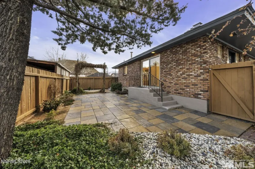 410 Reno, Reno, Nevada 89509, 2 Bedrooms Bedrooms, ,2 BathroomsBathrooms,Residential,Residential,Reno,250054077